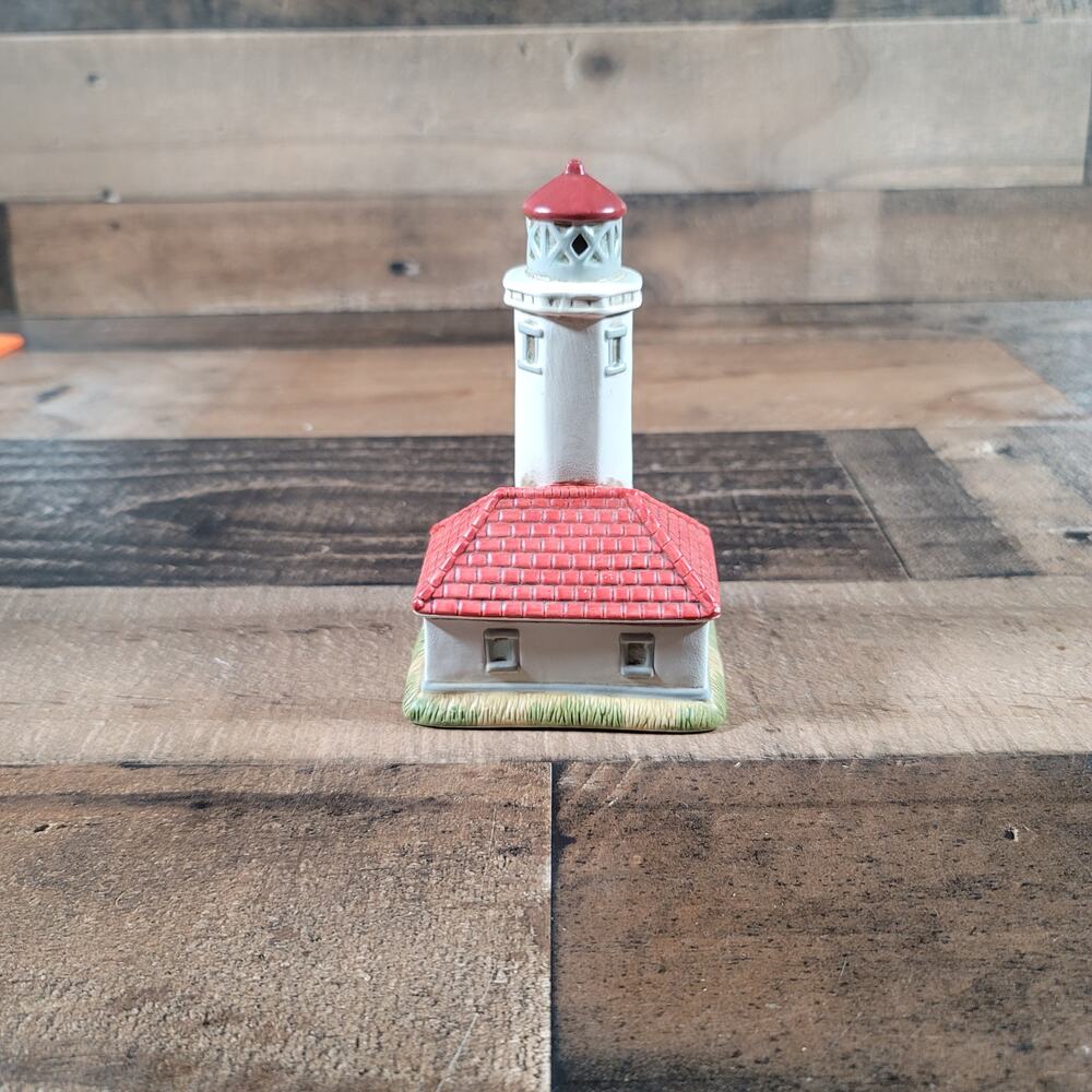 1993 Lefton Point Wilson Lighthouse Hand Painted 01197 Vintage Pacific Region 6"